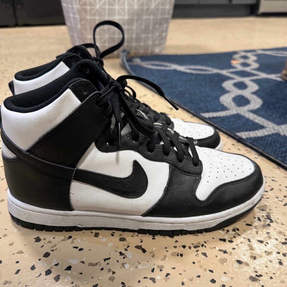 Nike dunk high panda